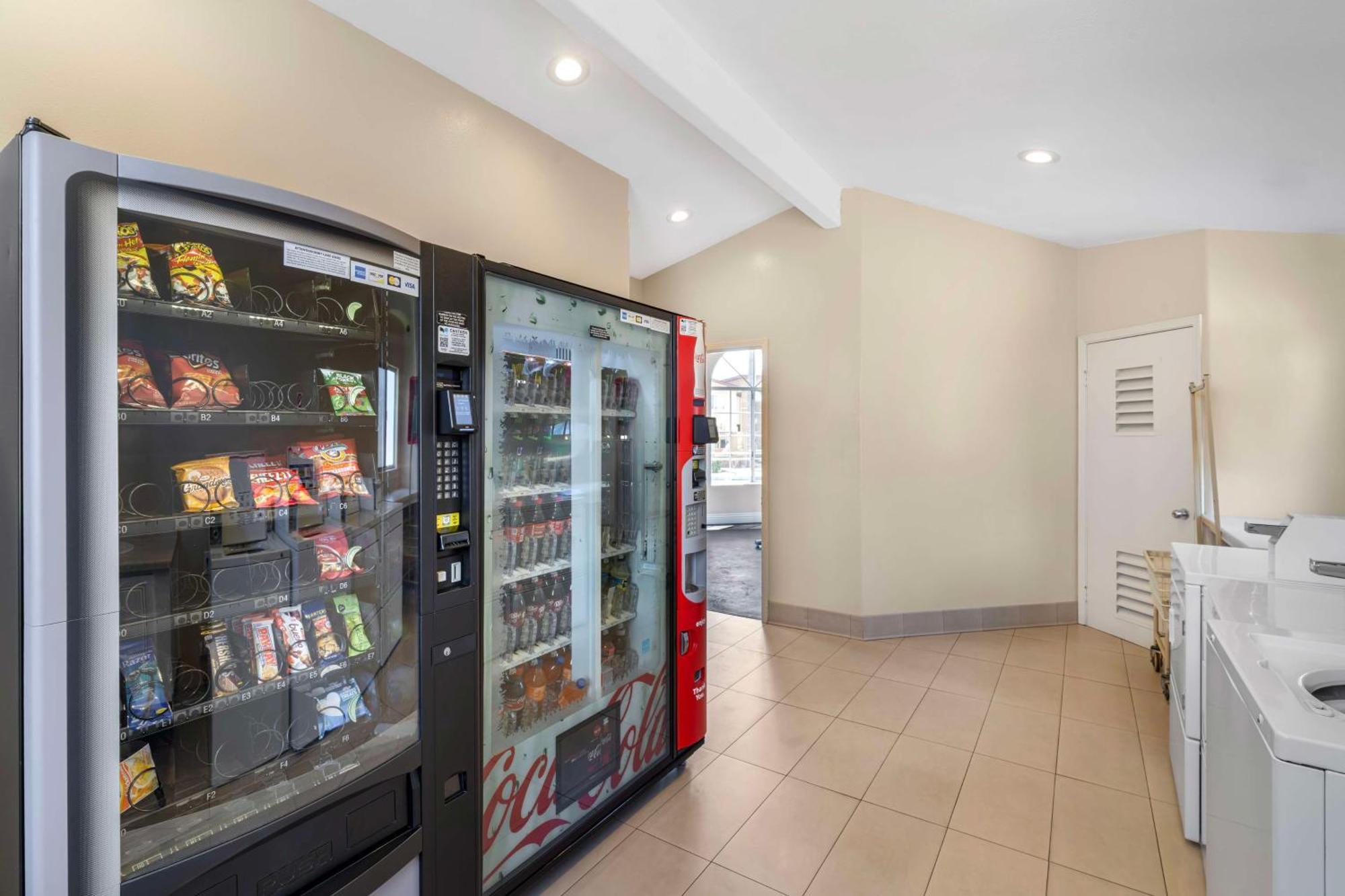 Best Western Oxnard Inn Экстерьер фото